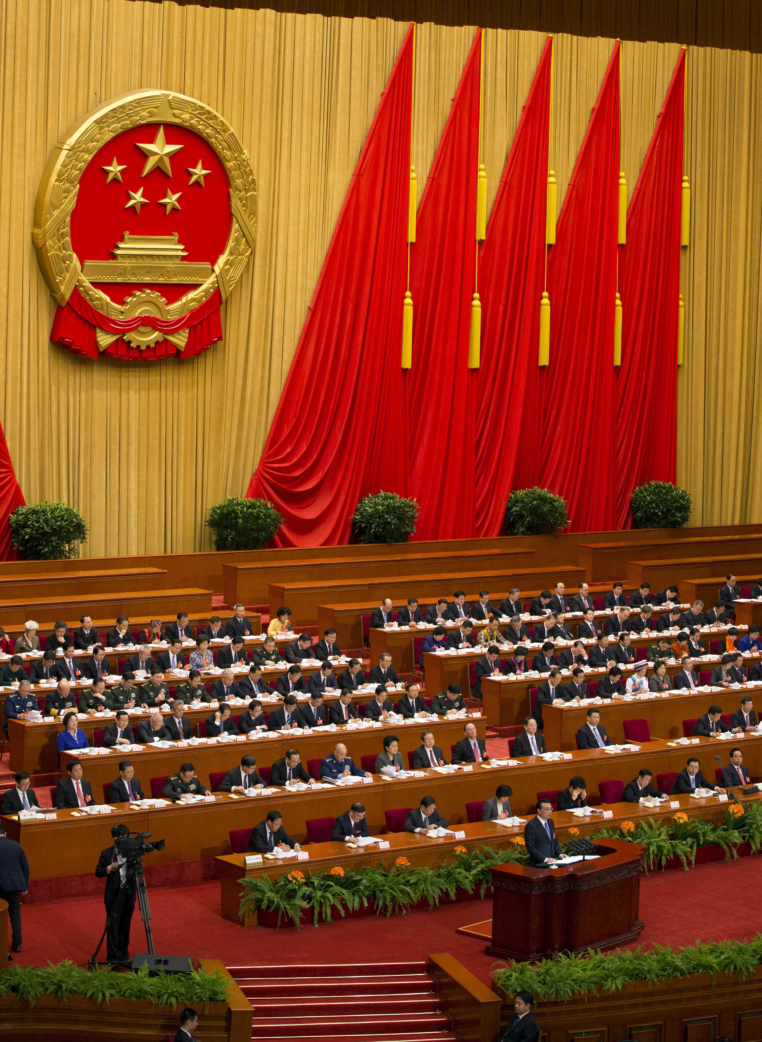 Μεταρρυθμίσεις με στόχο μια βιώσιμη ανάπτυξη εξήγγειλε ο κινέζος πρωθυπουργός